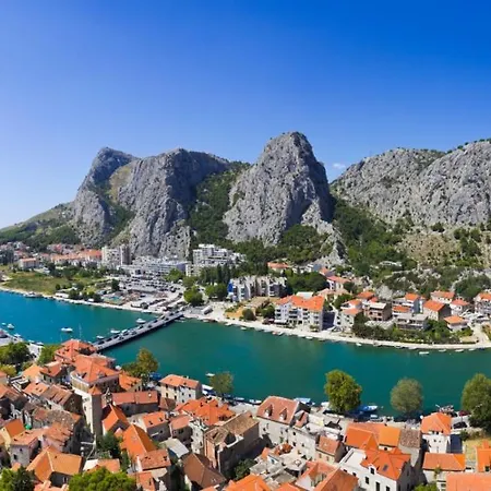 In With Sea View, Balcony, Air Conditioning, Wifi 5129-5 Omiš