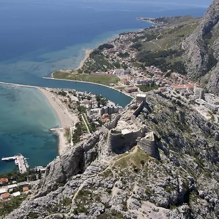 In With Sea View, Balcony, Air Conditioning, Wifi 5129-5 Omiš