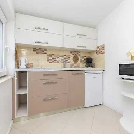 In With Sea View, Balcony, Air Conditioning, Wifi 5129-5